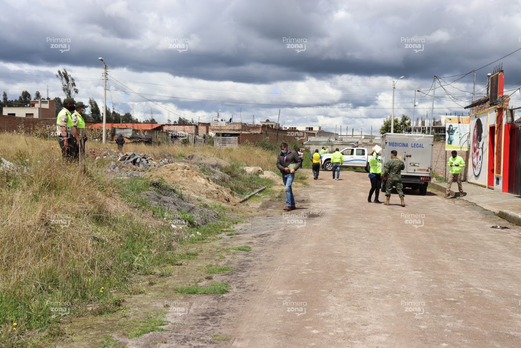 Perros hallaron un feto en Tulcán