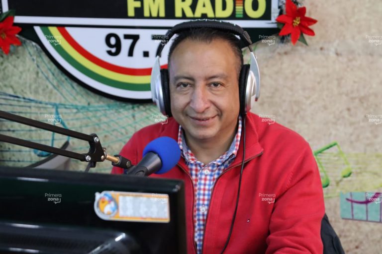 Locutor tulcaneño cumplió 40 horas de programa ininterrumpido