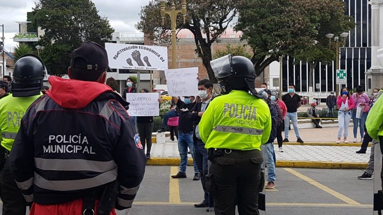 Comerciantes del Centro Comercial Popular protestaron por el cierre de actividades económicas