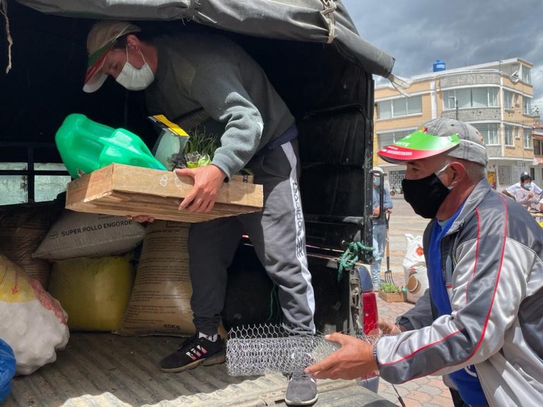 Proyecto piloto de reactivación económica comienza en ocho barrios de Antonio Ante