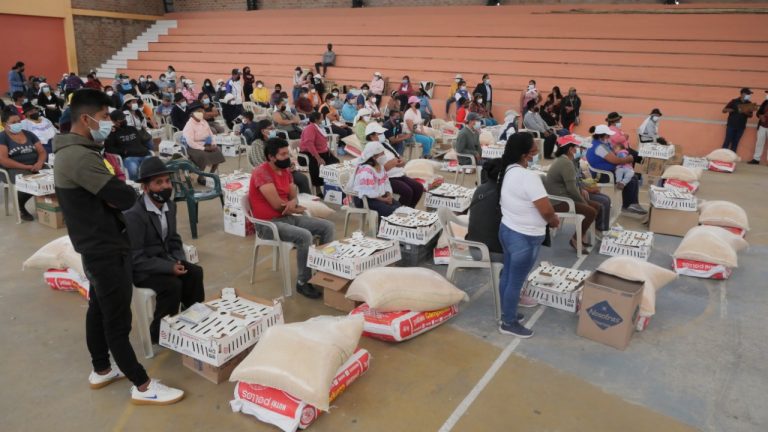 100 familias de Natabuela reciben kits productivos