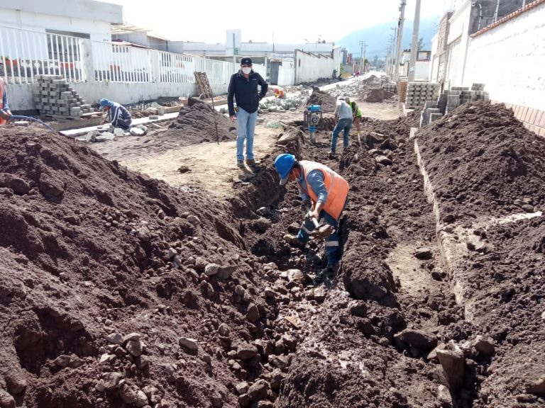 Más de 5 mil atenciones de agua potable y alcantarillado en Antonio Ante