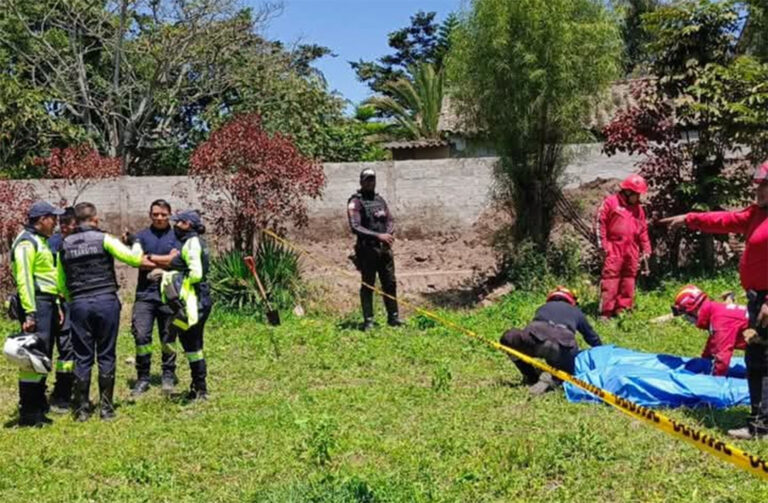 ACCIDENTE EN LAS GARDENIAS: DOS TRABAJADORES PIERDEN LA VIDA BAJO MONTÍCULO DE TIERRA