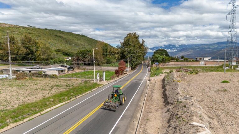 LA PREFECTURA CULMINA LA OBRA DE MEJORAMIENTO DE LA VÍA IBARRA – IMBAYA – SANTIAGO DEL REY – URCUQUÍ 