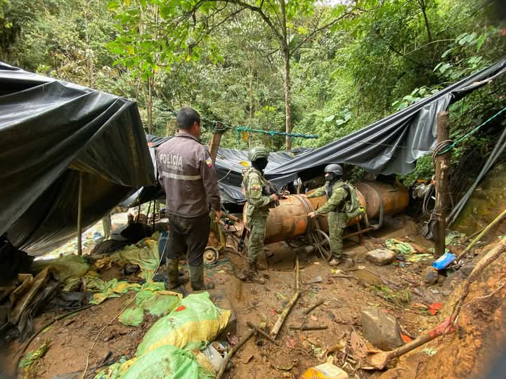 OPERATIVO CONTRA LA MINERÍA ILEGAL EN LAS ZONAS MINERAS NORTE Y CHILLURI DE IMBABURA