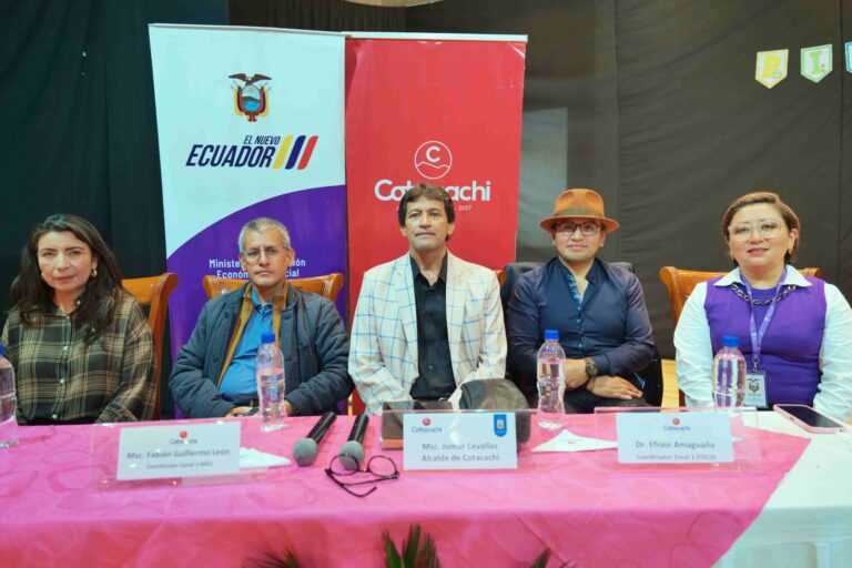 CENTRO GERONTOLÓGICO DE ATENCIÓN DIURNA Y CENTROS DE DESARROLLO INFANTIL SE APERTURARON EN COTACACHI