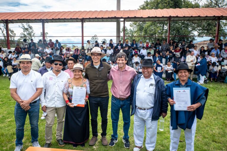 SE EJECUTARÁ EL SEGUNDO ANILLO VIAL EN COMUNIDADES ANDINAS DE COTACACHI