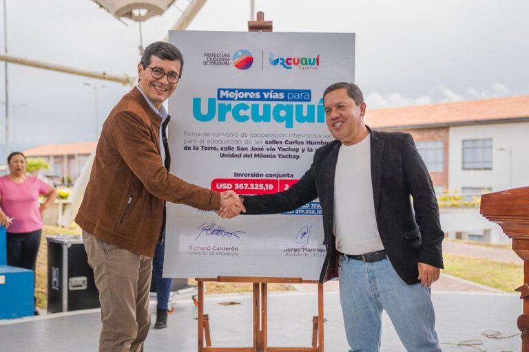 A TRAVÉS DE UNA LABOR CONJUNTA ENTRE LA PREFECTURA Y LA MUNICIPALIDAD 2,3 KILÓMETROS DE VÍAS SERÁN ADOQUINADAS EN EL CANTÓN URCUQUÍ