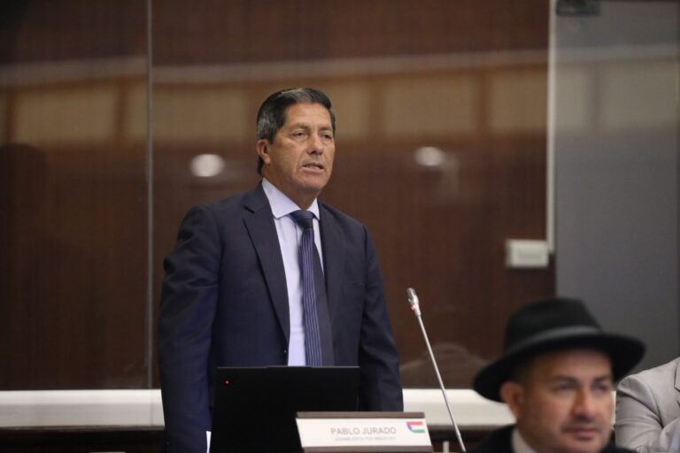 PABLO JURADO RESPALDA PROYECTO DE LEY PARA PROTEGER ÁREAS NATURALES Y EXIGE RESPETO A FALLO SOBRE BOSQUE LOS CEDROS