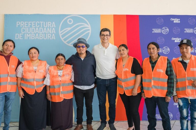 CON UNA INVERSIÓN DE 662.000 DÓLARES Y MANO DE OBRA LOCAL EL PREFECTO RICHARD CALDERÓN PONE EN MARCHA EL PROGRAMA DE MANTENIMIENTO VIAL RUTINARIO