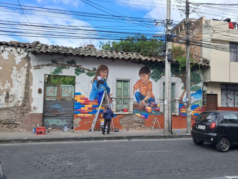 RECORRE LOS MURALES QUE HABLAN: PINTURA MURAL EN 10 CASAS ABANDONAS EN EL CENTRO HISTÓRICO.