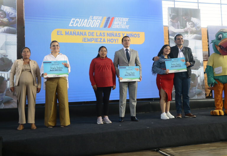 MÁS NIÑOS, NIÑAS Y MADRES GESTANTES RECIBIRÁN EL BONO DE LOS 1000 DÍAS, PRESIDENTE NOBOA ANUNCIÓ LA INCLUSIÓN DE 32.000 BENEFICIARIOS