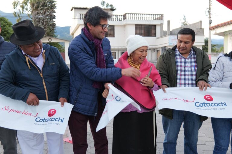 COTACACHI SUMA KILÓMETROS DE ADOQUINADO CON LA CALLE DOLORES CACUANGO