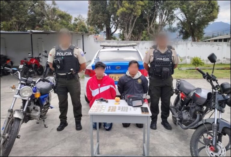 DETENIDOS DOS EXTRANJEROS POR PORTE ILEGAL DE ARMA EN OTAVALO