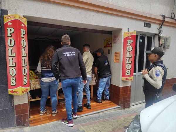 ARCSA Y COMISARIA NACIONAL FORTALECEN EL CONTROL SANITARIO EN MERCADOS DE IBARRA