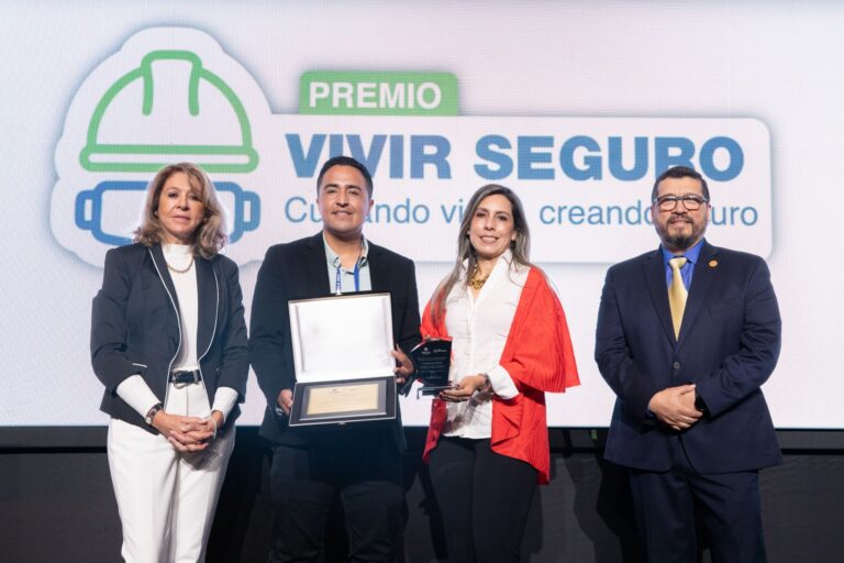 UNACEM ECUADOR GANÓ PREMIO IBEROAMERICANO CON SU PROGRAMA “VOLANTE SEGURO”