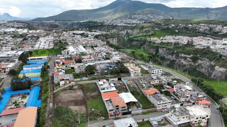 EMELNORTE EJECUTA ALUMBRADO PÚBLICO EN ELCANTÓN MONTÚFAR – PARROQUIA PIARTAL