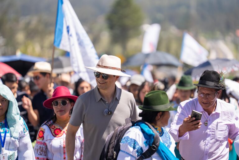 EN LA PARROQUIA LA ESPERANZA EL PREFECTO DE IMBABURA, INAUGURA EL ASFALTADO DE LA VÍA RUMIPAMBA – CHIRIHUASI, OBRA ESTRATÉGICA PARA EL DESARROLLO